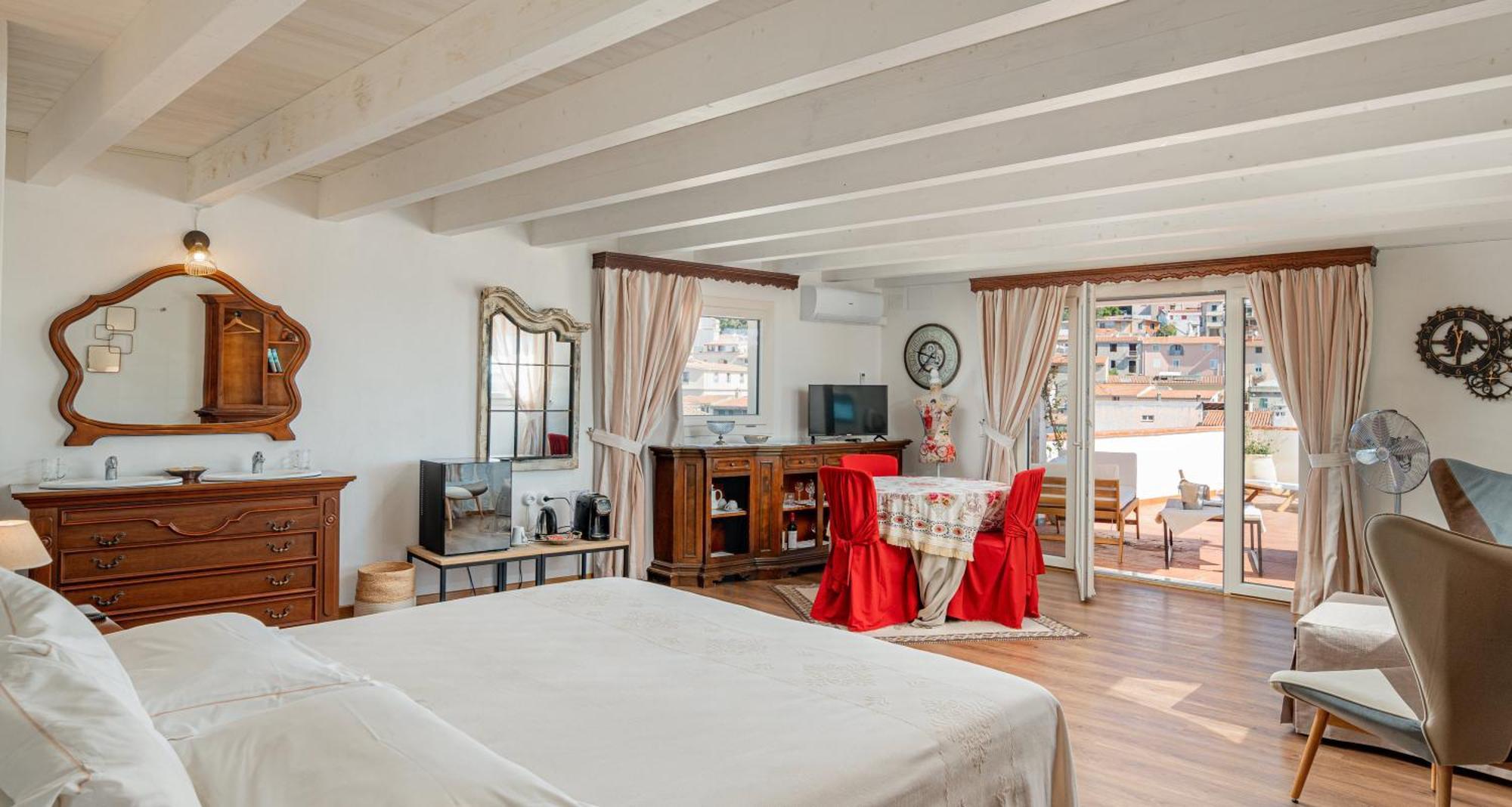Albergo Diffuso Mannois Орозеи Экстерьер фото