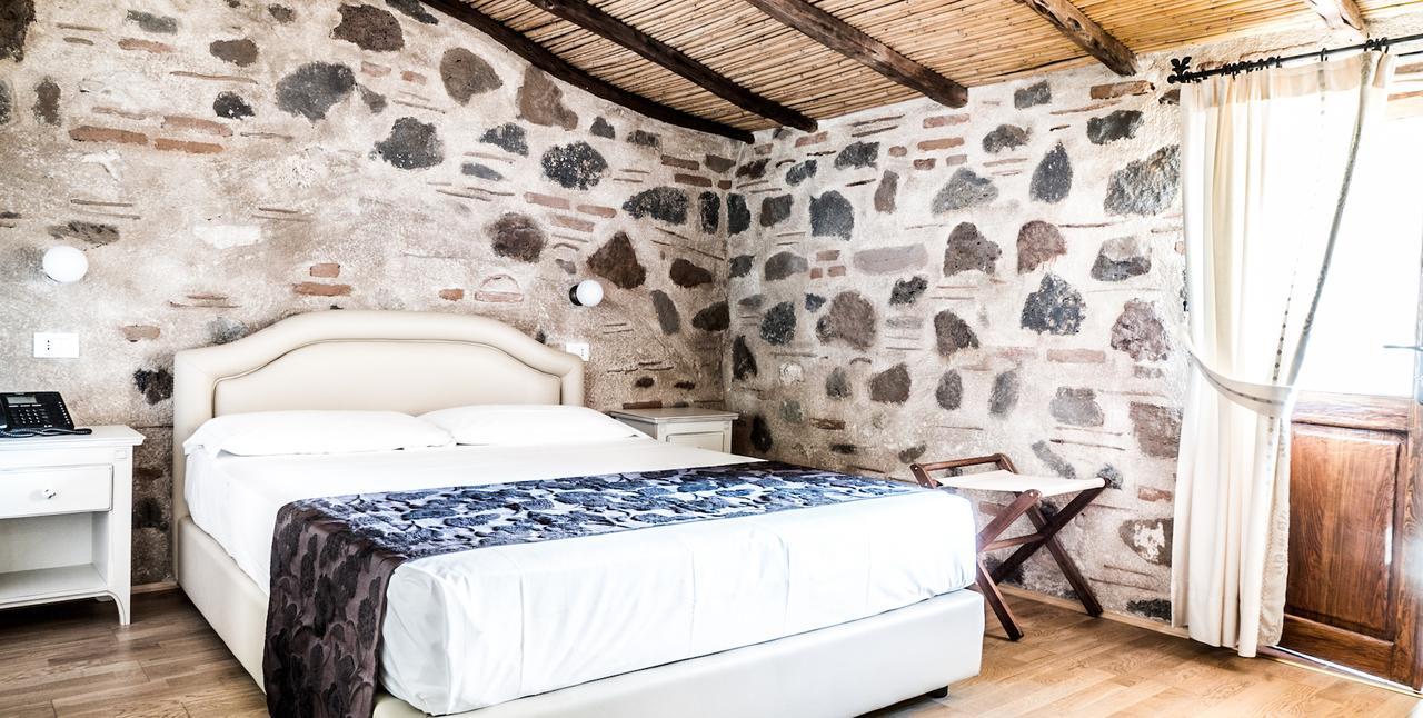 Albergo Diffuso Mannois Орозеи Экстерьер фото