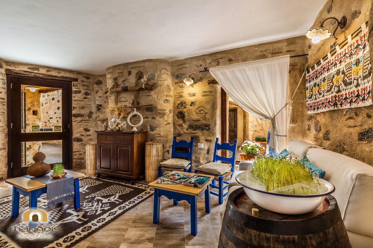 Albergo Diffuso Mannois Орозеи Экстерьер фото