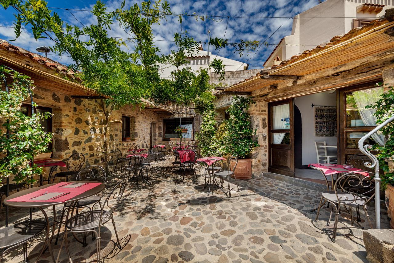 Albergo Diffuso Mannois Орозеи Экстерьер фото