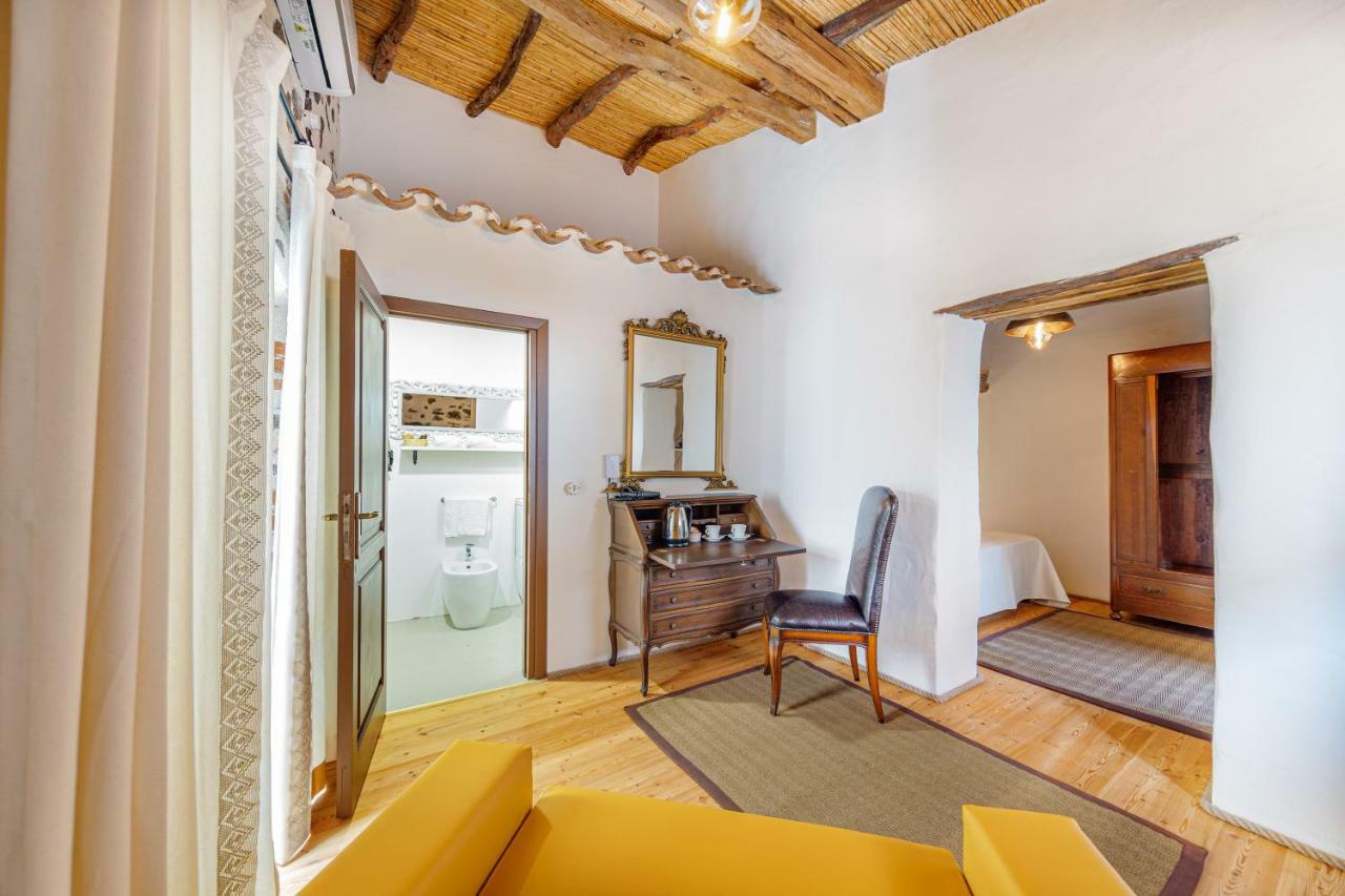 Albergo Diffuso Mannois Орозеи Экстерьер фото