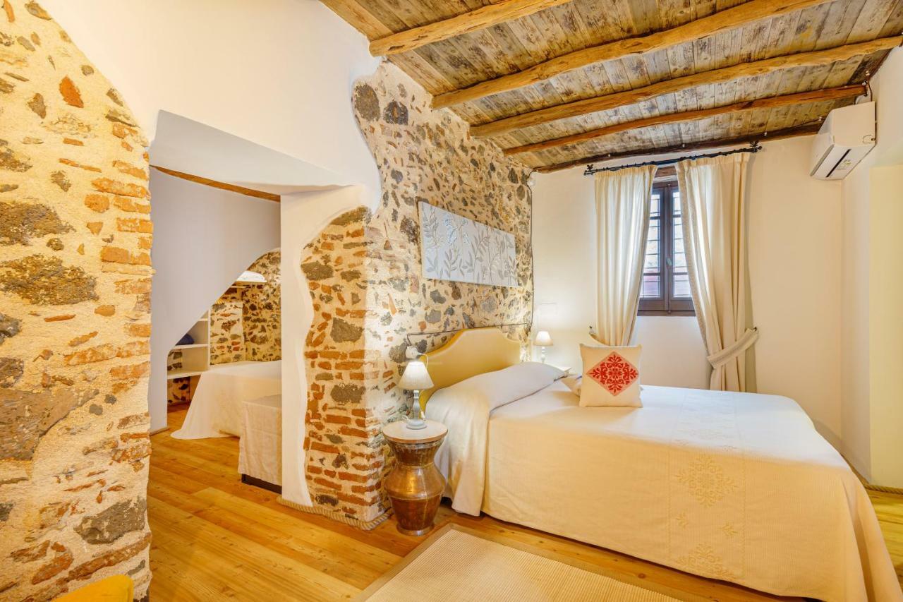 Albergo Diffuso Mannois Орозеи Экстерьер фото