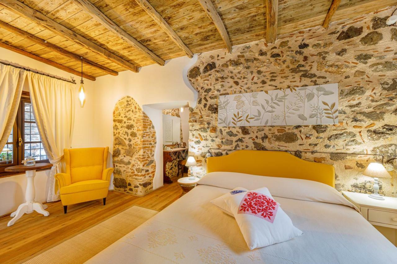 Albergo Diffuso Mannois Орозеи Экстерьер фото